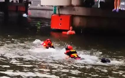 天津跳水大爷决定退出狮子林桥跳水，并发出倡议！