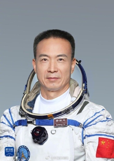 费俊龙获二级航天功勋奖章 费俊龙获二级航天功勋奖章