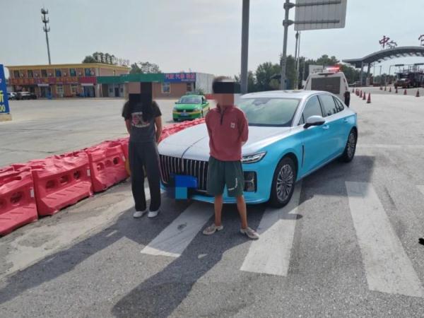 驾证实习期妻子充当教练，陪无驾证丈夫高速练车！