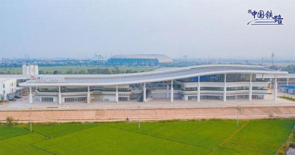 中印尼合作建设的雅万高铁今天开通运行 中印尼合作建设的雅万高铁今天开通运行