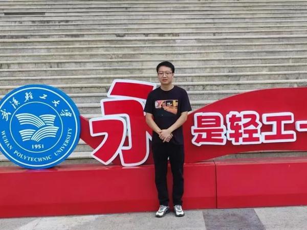 6年前退学打工，29岁的他又考上武汉的大学