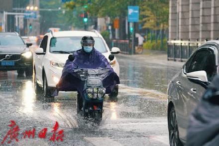 广州遭遇今年最强暴雨 两年内首次大范围发布暴雨红色预警信号