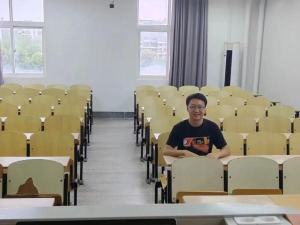 6年前退学打工，29岁的他又考上武汉的大学