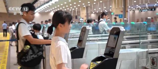 “合作查验，一次放行” 青茂口岸出入境旅客超3200万人次