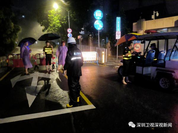 莲塘口岸、文锦渡口岸暂停通关！多路记者直击暴雨夜！