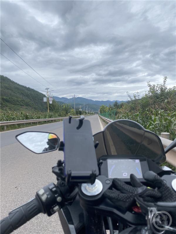 暑期跑了两个月外卖，大一新生攒钱买摩托车从西昌骑来重庆报到