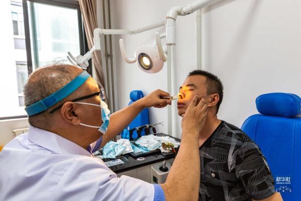 专家千里义诊 情暖山区群众 专家千里义诊 情暖山区群众