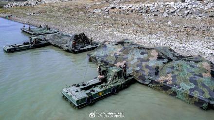 直击舟桥兵渡河工程保障演练现场