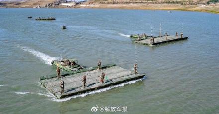 直击舟桥兵渡河工程保障演练现场