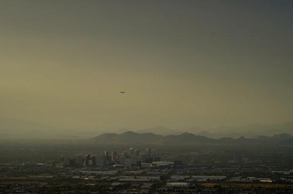 美国凤凰城今年已有53天最高气温超过43.3摄氏度 美国凤凰城今年已有53天最高气温超过43.3摄氏度