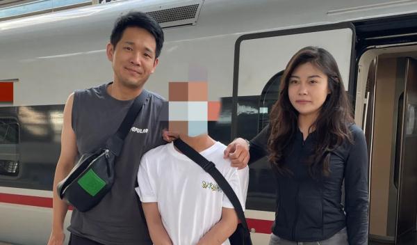 别样的浪漫！新婚夫妻度蜜月旅行抓回个嫌疑犯