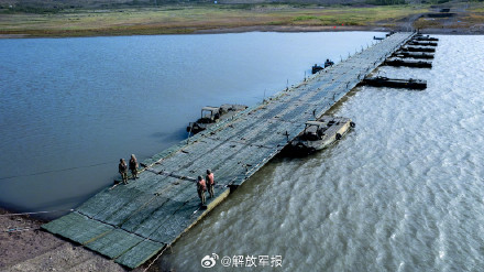 直击舟桥兵渡河工程保障演练现场