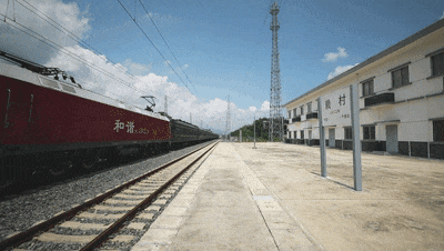 穿越了？这些火车站空无一人！