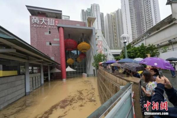 2人死亡117人受伤，香港的雨到底有多大？