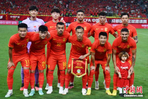 国足逼平马来西亚7小时后，日本把德国打服了