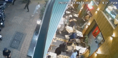 已致2012人遇难！中国女游客：拉着妈妈狂奔逃生！监控曝光揪心一幕……