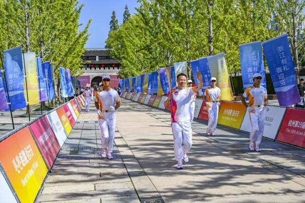 杭州亚运会火炬在嘉兴传递