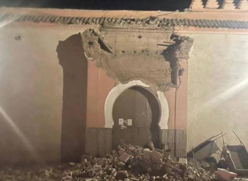 已致2012人遇难！中国女游客：拉着妈妈狂奔逃生！监控曝光揪心一幕……