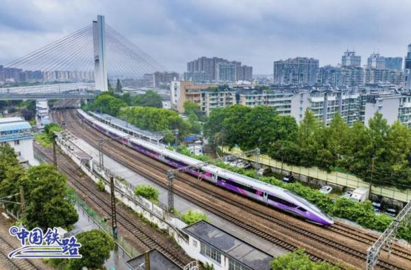 即将开跑!复兴号亚运智能动车组列车来了 即将开跑!复兴号亚运智能动车组列车来了