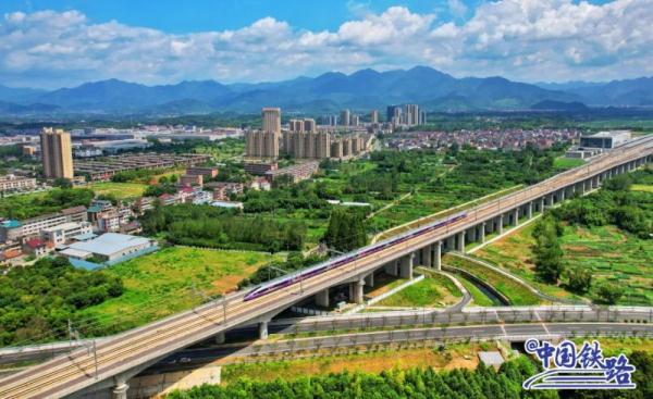 即将开跑!复兴号亚运智能动车组列车来了 即将开跑!复兴号亚运智能动车组列车来了