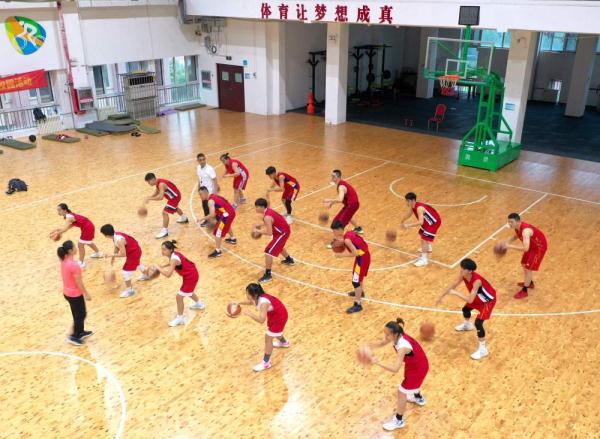 河北石家庄：特教夫妻让“折翼天使”飞得更高