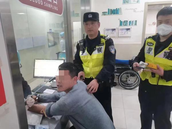 上海一车主为躲查酒驾跳入美兰湖2小时？不止一例……