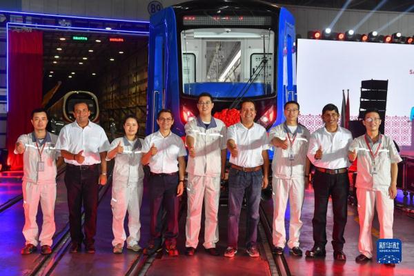 “中国造”首列出口墨西哥城轻轨列车在湖南株洲下线