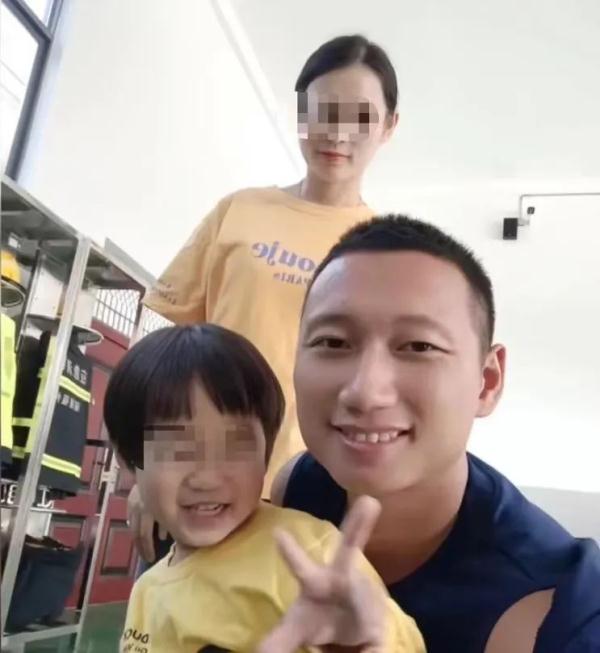 消防员牺牲后,妻子写下的文字让人泪目…… 消防员牺牲后,妻子写下的文字让人泪目……