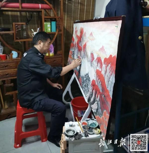 武汉保安突然爆火!网友:高手在民间 武汉保安突然爆火!网友:高手在民间