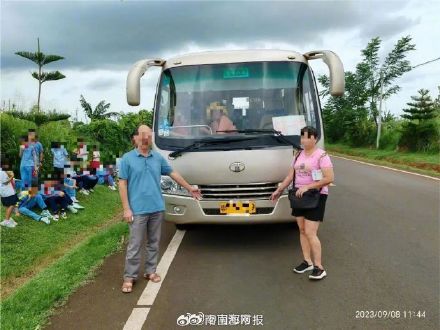 惊!海南一客车核载19人实载50人,多数为在校学生 惊!海南一客车核载19人实载50人,多数为在校学生