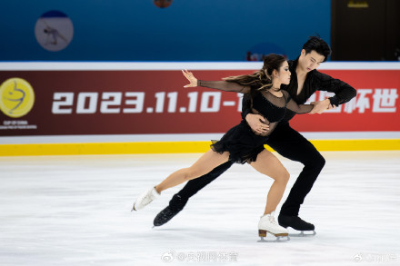 王诗玥柳鑫宇花滑联赛总决赛夺冠