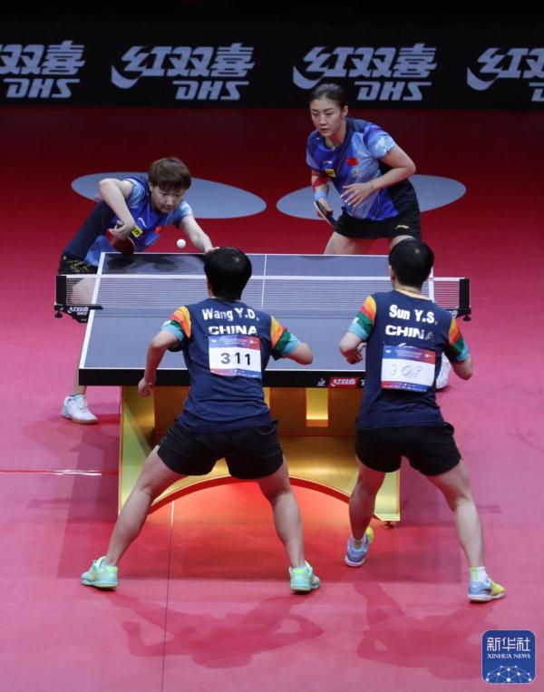 乒乓球亚锦赛：马龙获男单冠军 王曼昱/陈梦女双夺冠