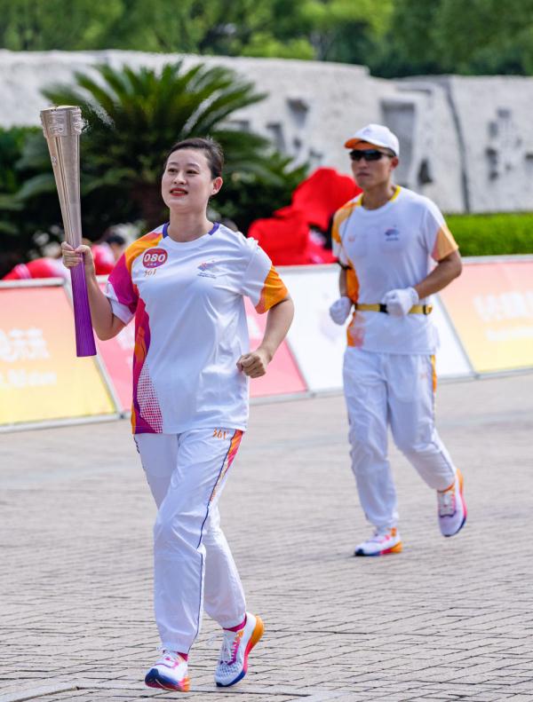 杭州亚运会火炬手袁晶讲好红船故事