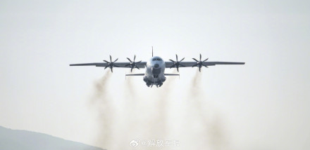 升空!跟随战机云端翱翔 升空!跟随战机云端翱翔