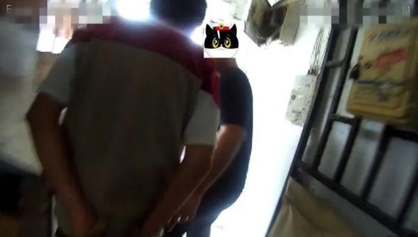 功德箱你也敢偷？上海一男子多次从功德箱里钓钱币