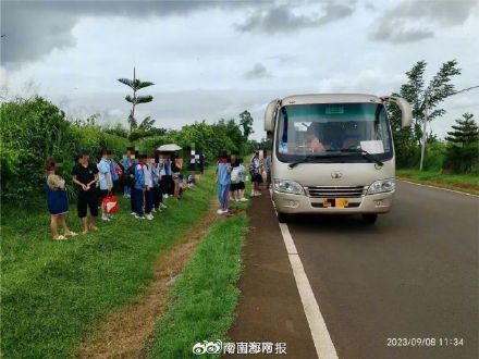 惊!海南一客车核载19人实载50人,多数为在校学生 惊!海南一客车核载19人实载50人,多数为在校学生