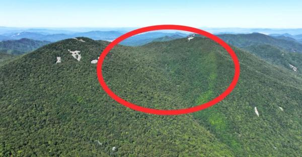 “天石”成因解,漏斗悬高山!我国科学家,首次发现 “天石”成因解,漏斗悬高山!我国科学家,首次发现