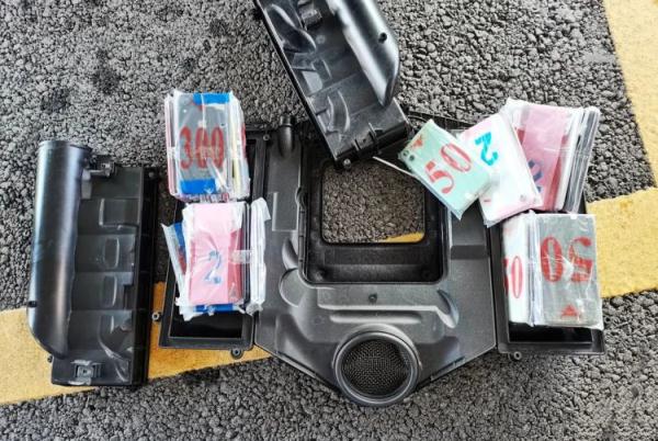 拱北海关查获一起涉嫌利用跨境客车藏匿手机56台进境案 拱北海关查获一起涉嫌利用跨境客车藏匿手机56台进境案