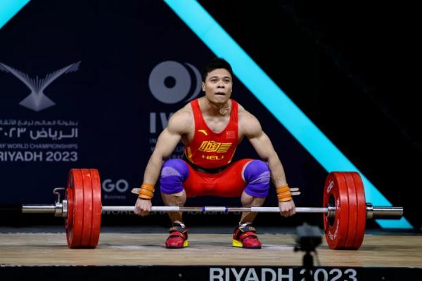 抓举157公斤！广西又诞生一名世界冠军