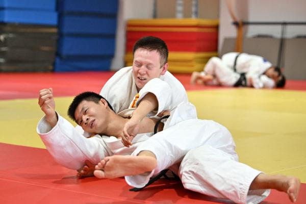 中国盲人柔道队备战杭州亚残运会 中国盲人柔道队备战杭州亚残运会