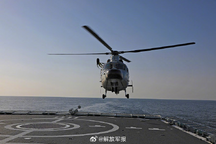 中国海军第45批护航编队起航