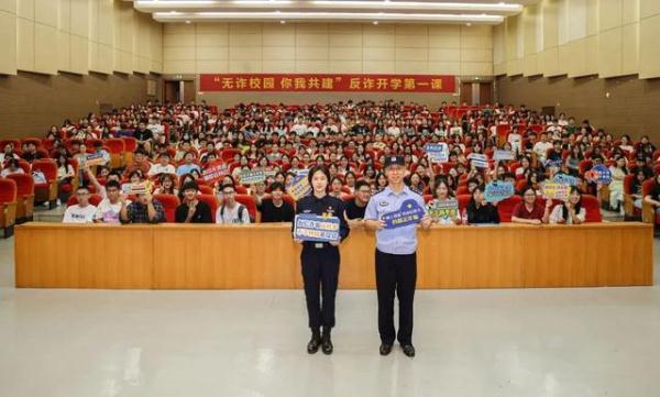 00后“女枪王”有了新身份！