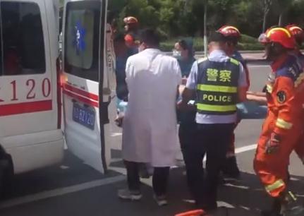 消防员为男子的后“股”之忧出警两次 消防员为男子的后“股”之忧出警两次