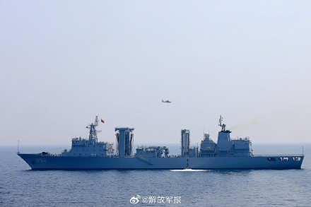 中国海军第45批护航编队起航