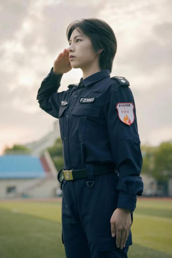 00后“女枪王”有了新身份！