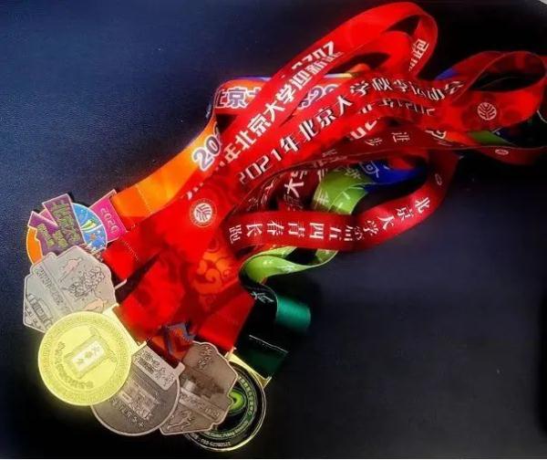 双双考入北大后，这对双胞胎又携手干了大事