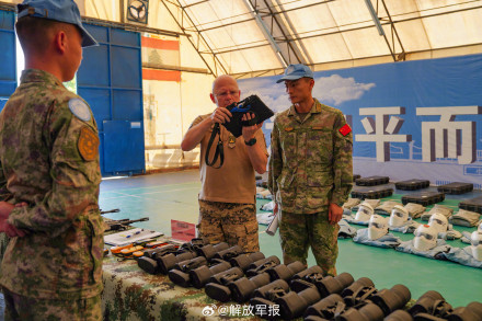 中国赴黎巴嫩维和部队通过联合国装备核查 中国赴黎巴嫩维和部队通过联合国装备核查