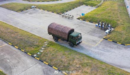 铁骑飞驰！直击汽车兵比武现场