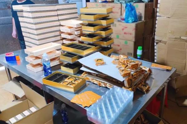 已卖1万多盒！紧急提醒：这些月饼，假的！
