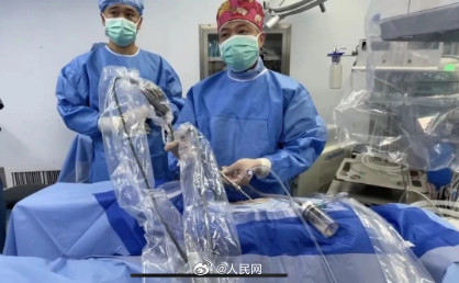 10岁男童左肾长满鹿角型结石 10岁男童左肾长满鹿角型结石